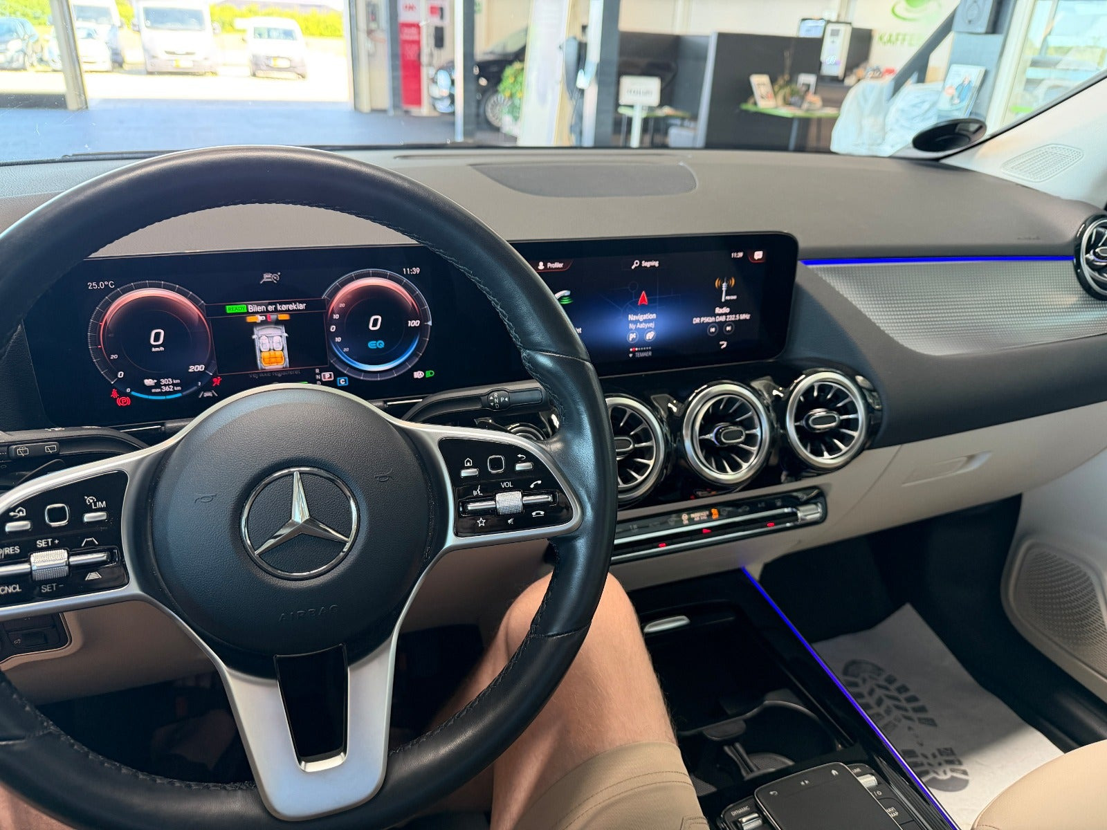 Sort Mercedes EQA250+ fra 2023