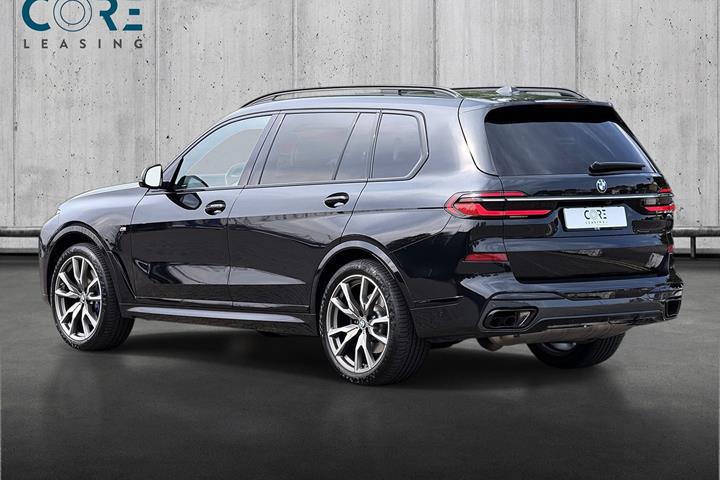 Sort BMW X7 fra 2023