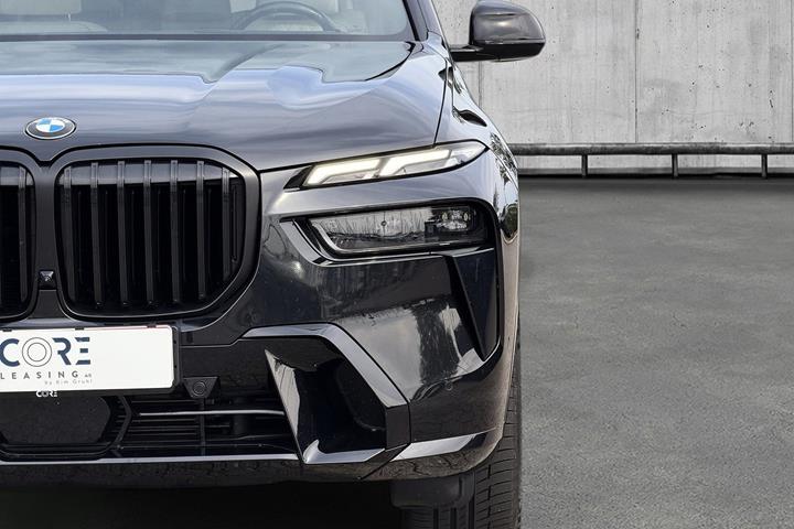 Sort BMW X7 fra 2023