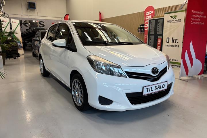 Hvid Toyota Yaris fra 2011