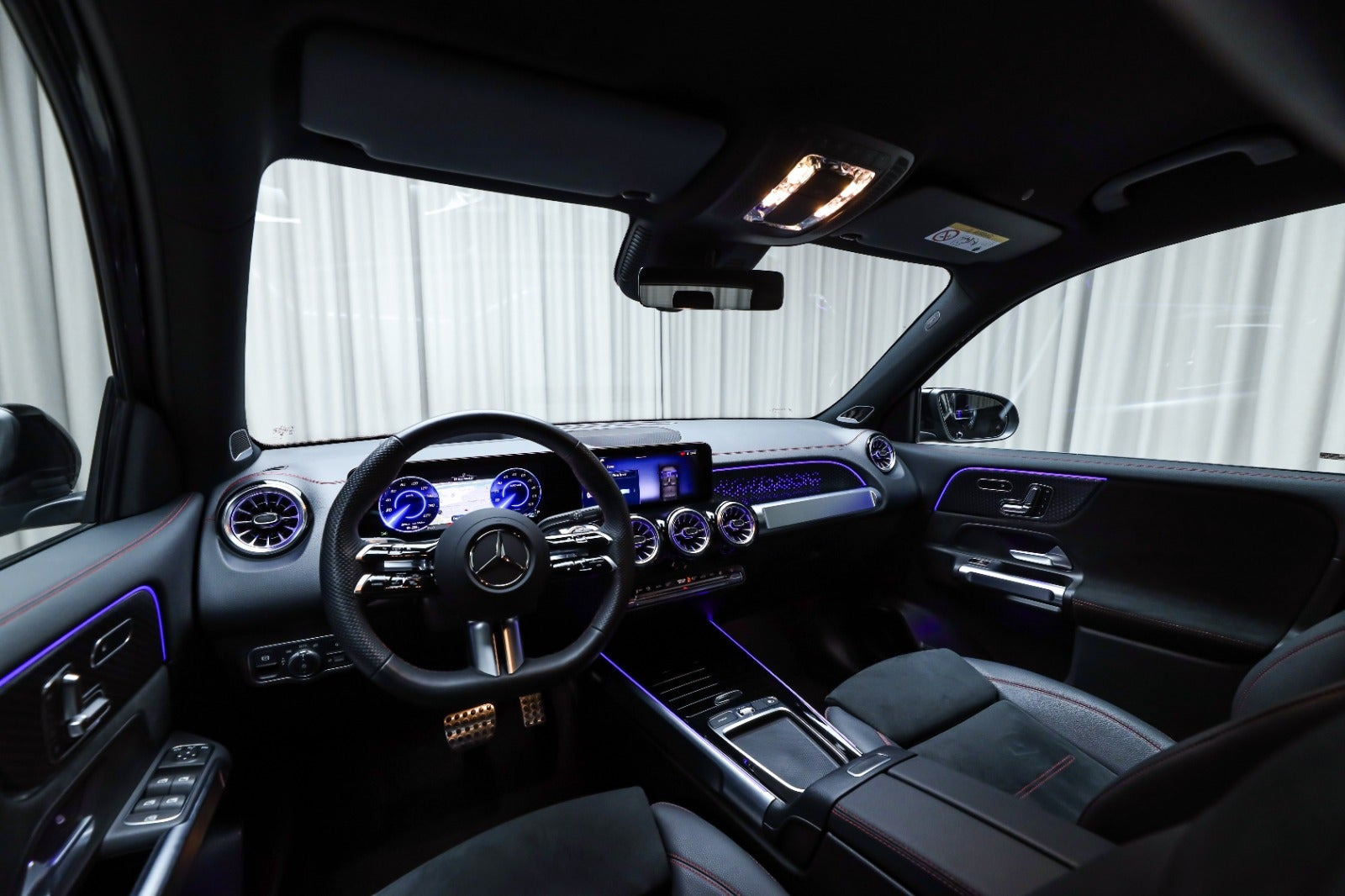 Sort Mercedes EQB250+ fra 2026