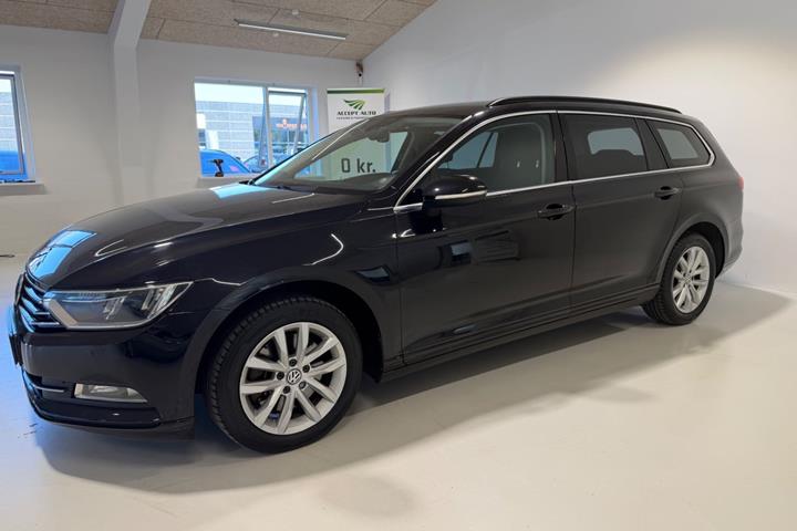 Sort VW Passat fra 2016