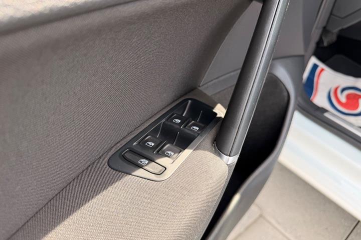 Hvid VW e-Golf VII fra 2020