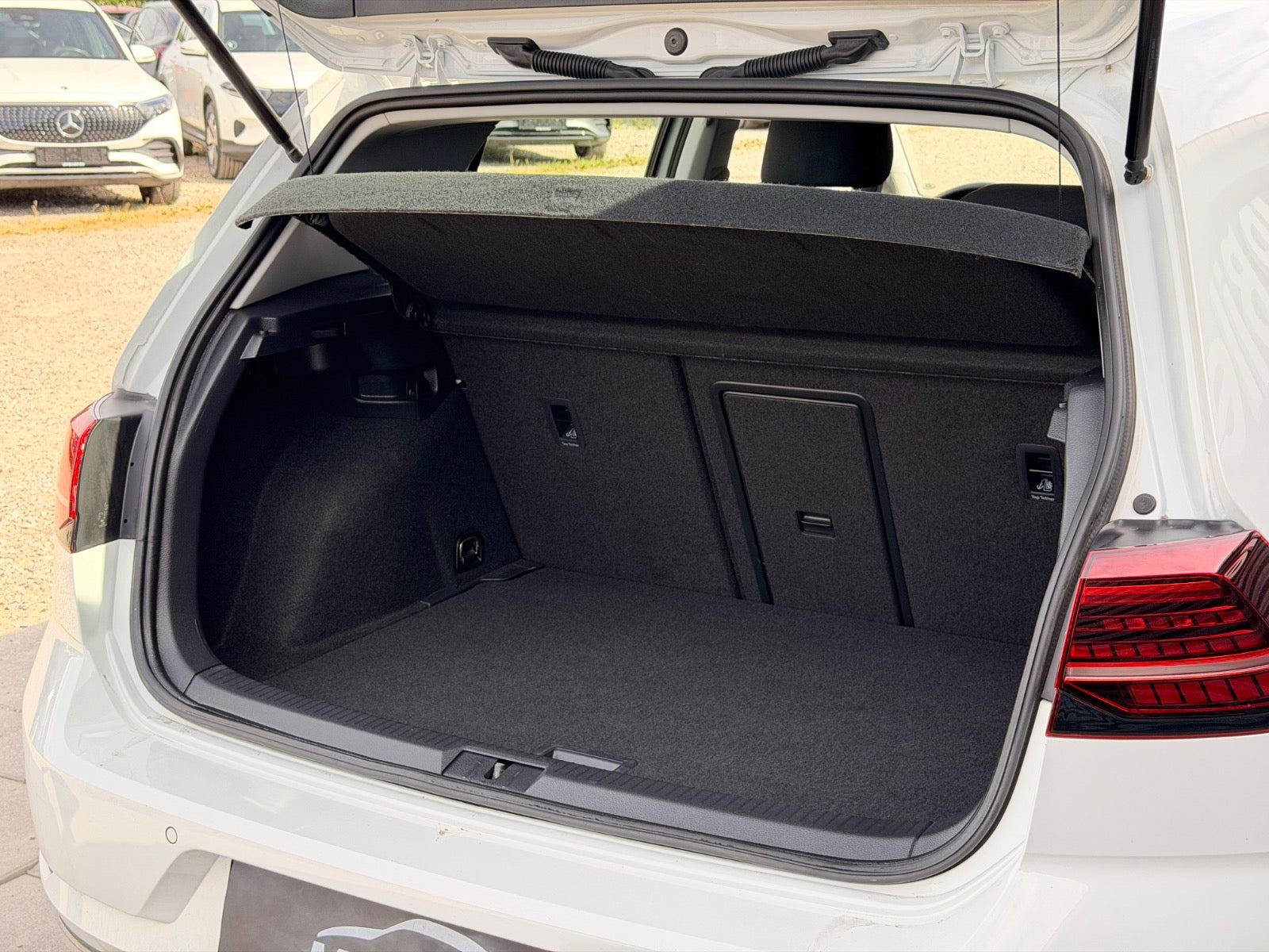 Hvid VW e-Golf VII fra 2020