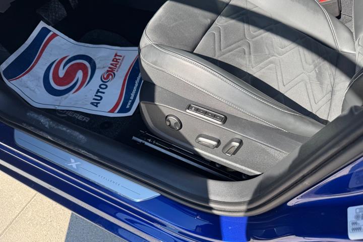 Blå Seat Leon fra 2020