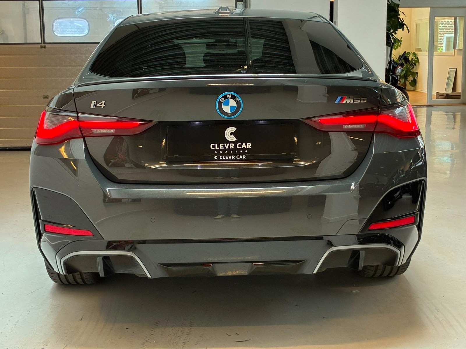 Grå BMW i4 fra 2022