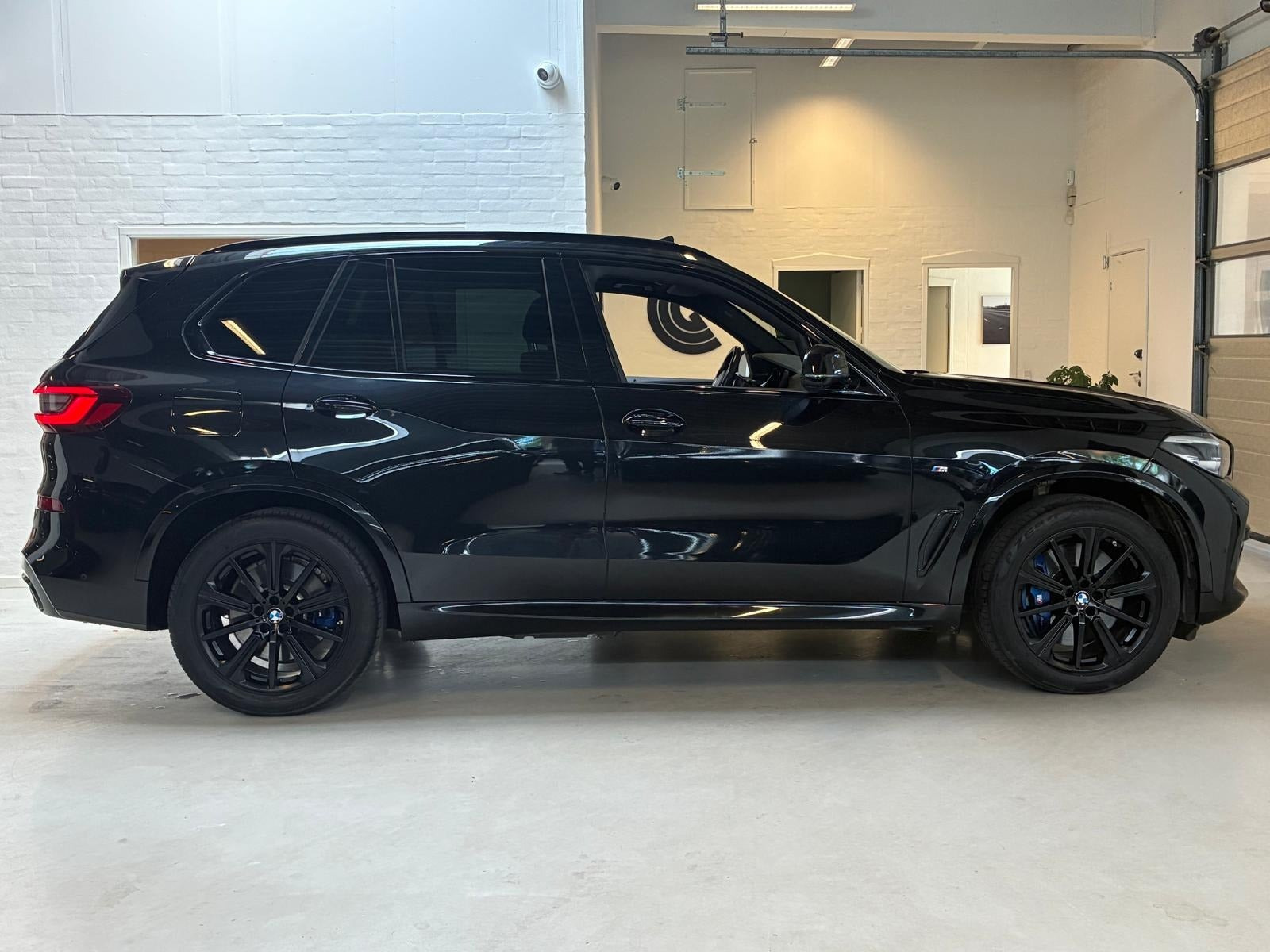 Sort BMW X5 fra 2021