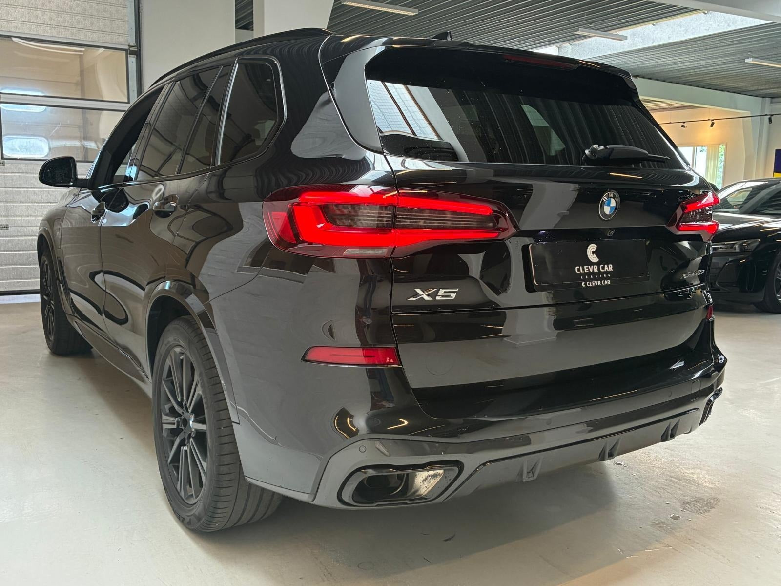 Sort BMW X5 fra 2021
