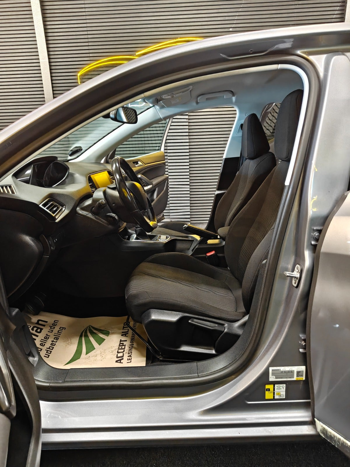 undefined Peugeot 308 fra 2015