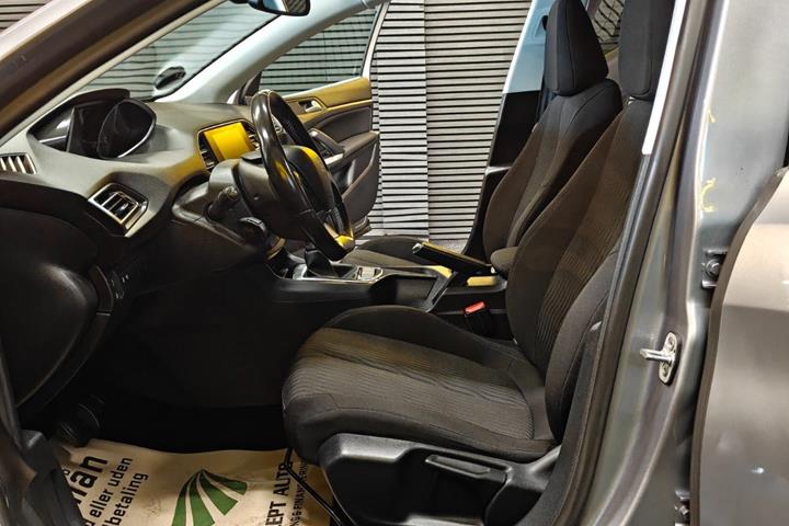 undefined Peugeot 308 fra 2015
