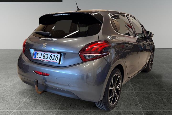 Grå Peugeot 208 fra 2019