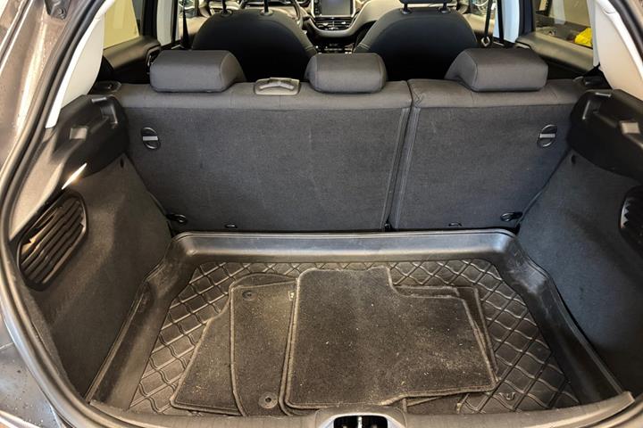 Grå Peugeot 208 fra 2019