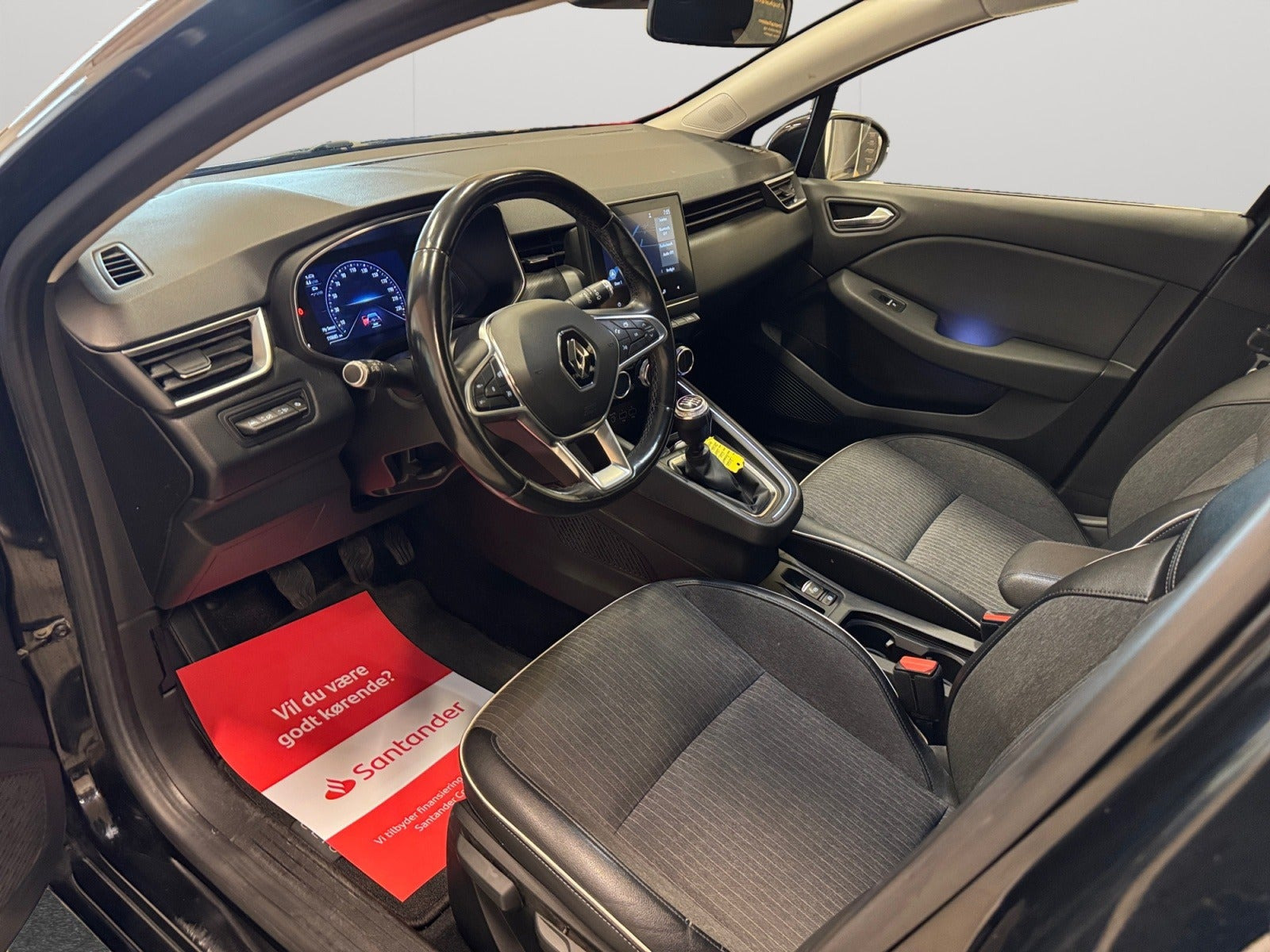 Sort Renault Clio V fra 2021