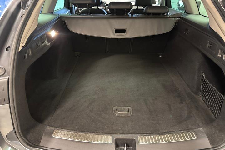 Grå Opel Insignia fra 2018