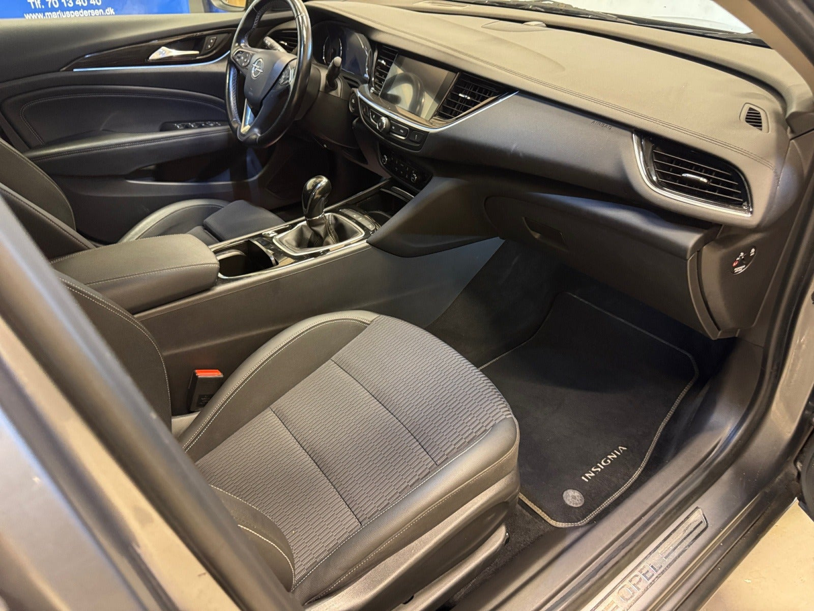Grå Opel Insignia fra 2018