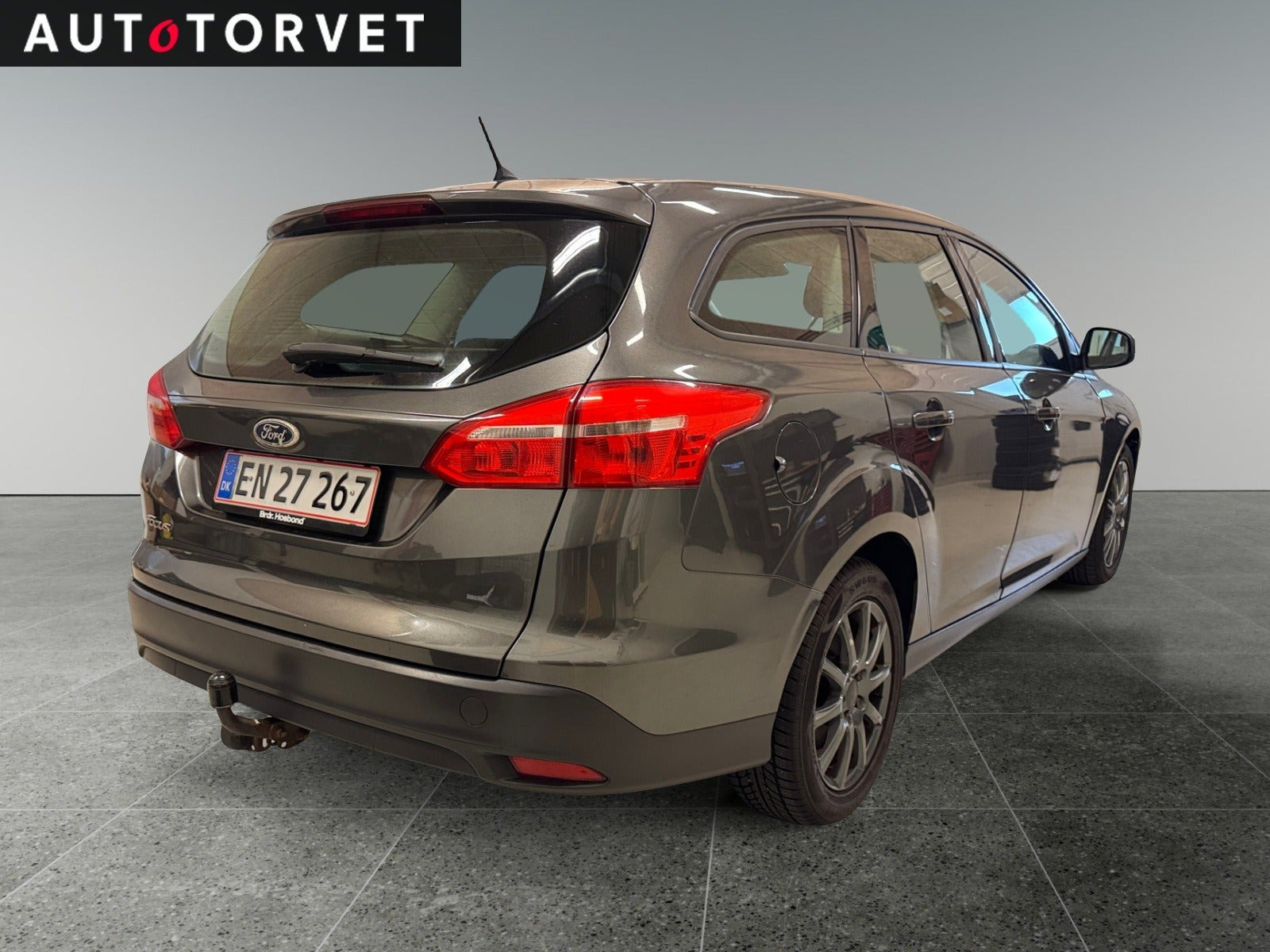 Grå Ford Focus fra 2015