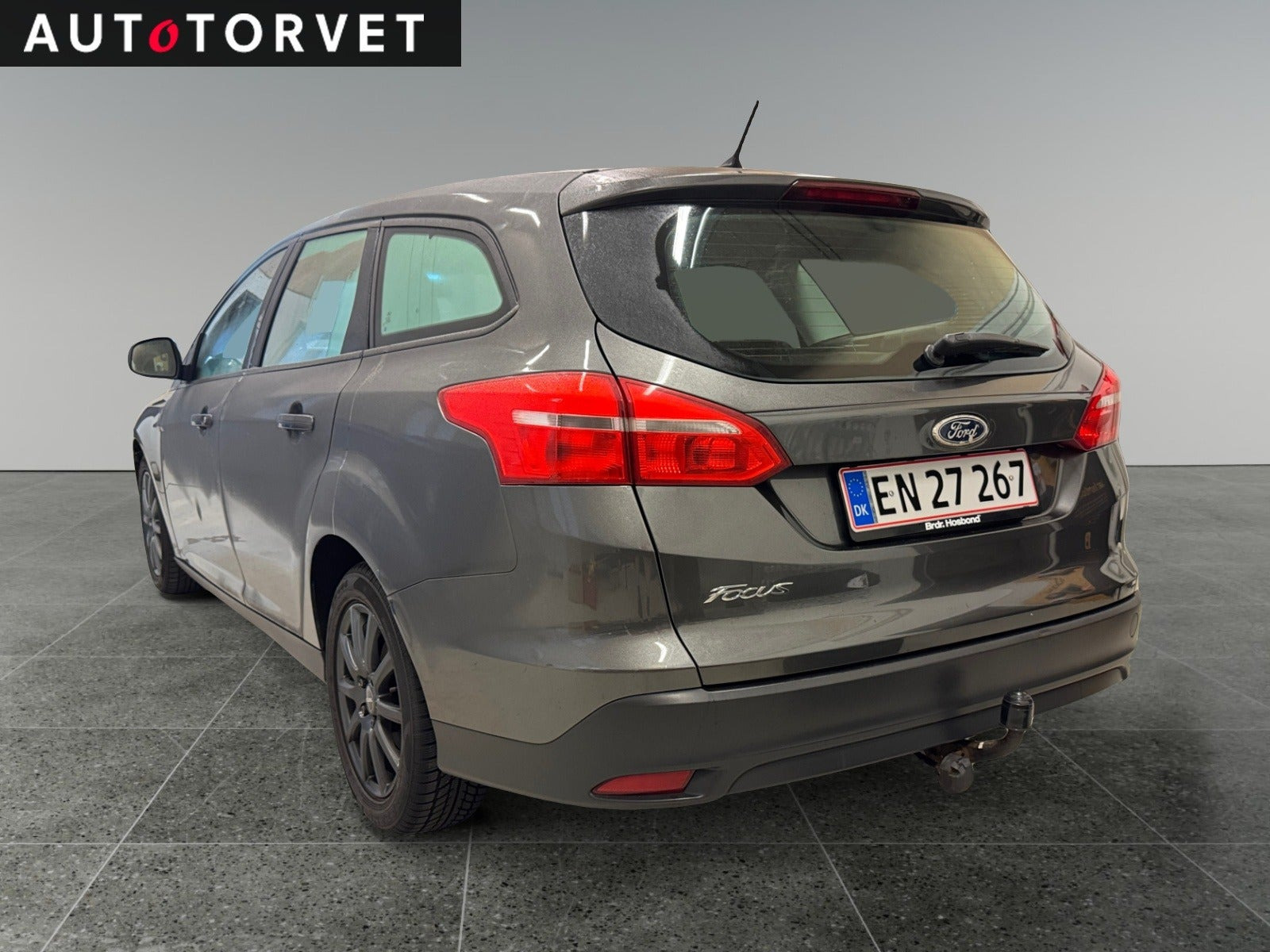 Grå Ford Focus fra 2015
