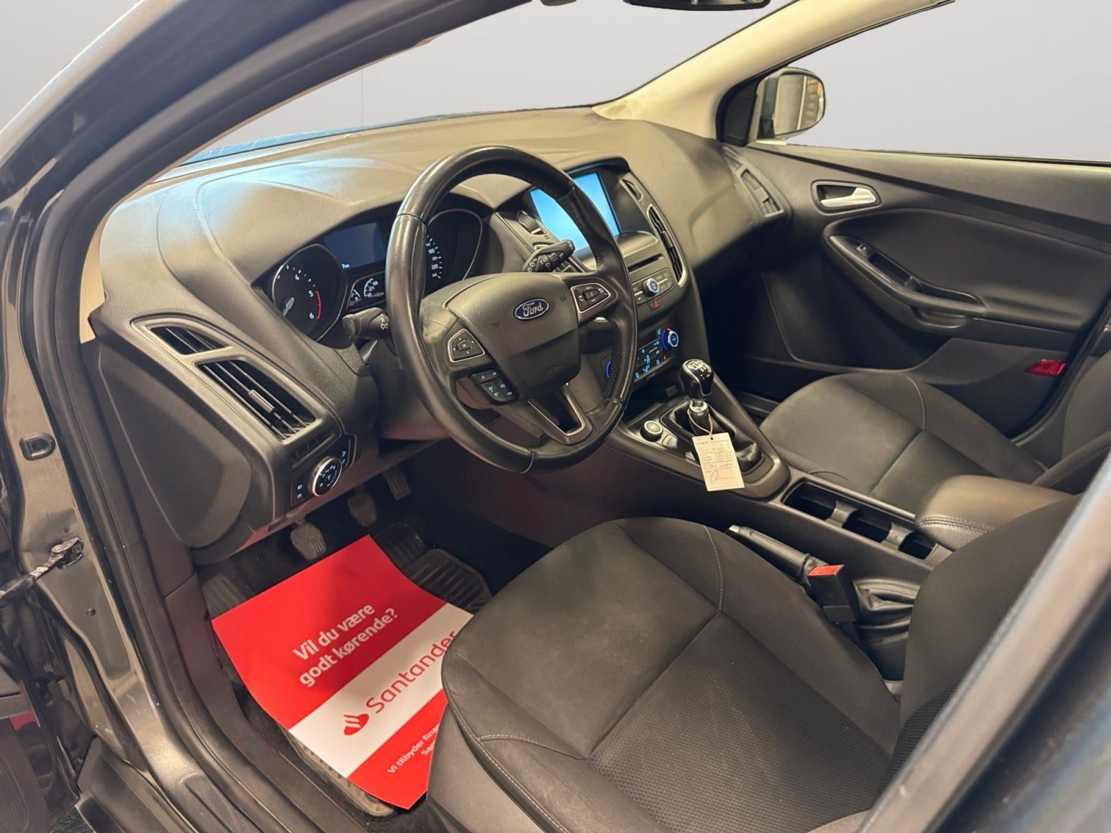 Grå Ford Focus fra 2015