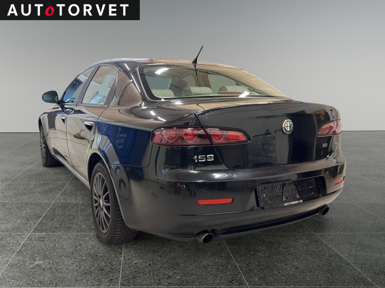 Sort Alfa Romeo 159 fra 2007 set udefra