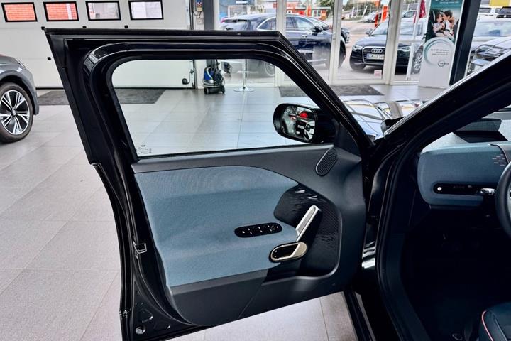 Sort Mini Aceman SE fra 2025