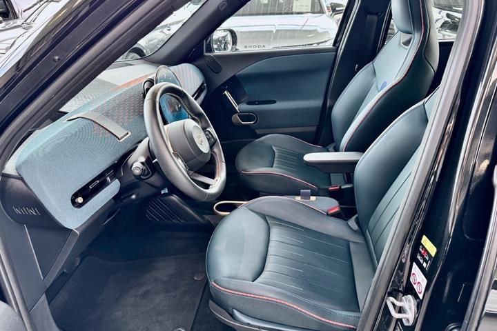 Sort Mini Aceman SE fra 2025