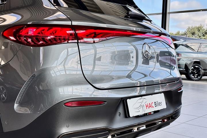 Grå Mercedes EQE350 SUV fra 2024