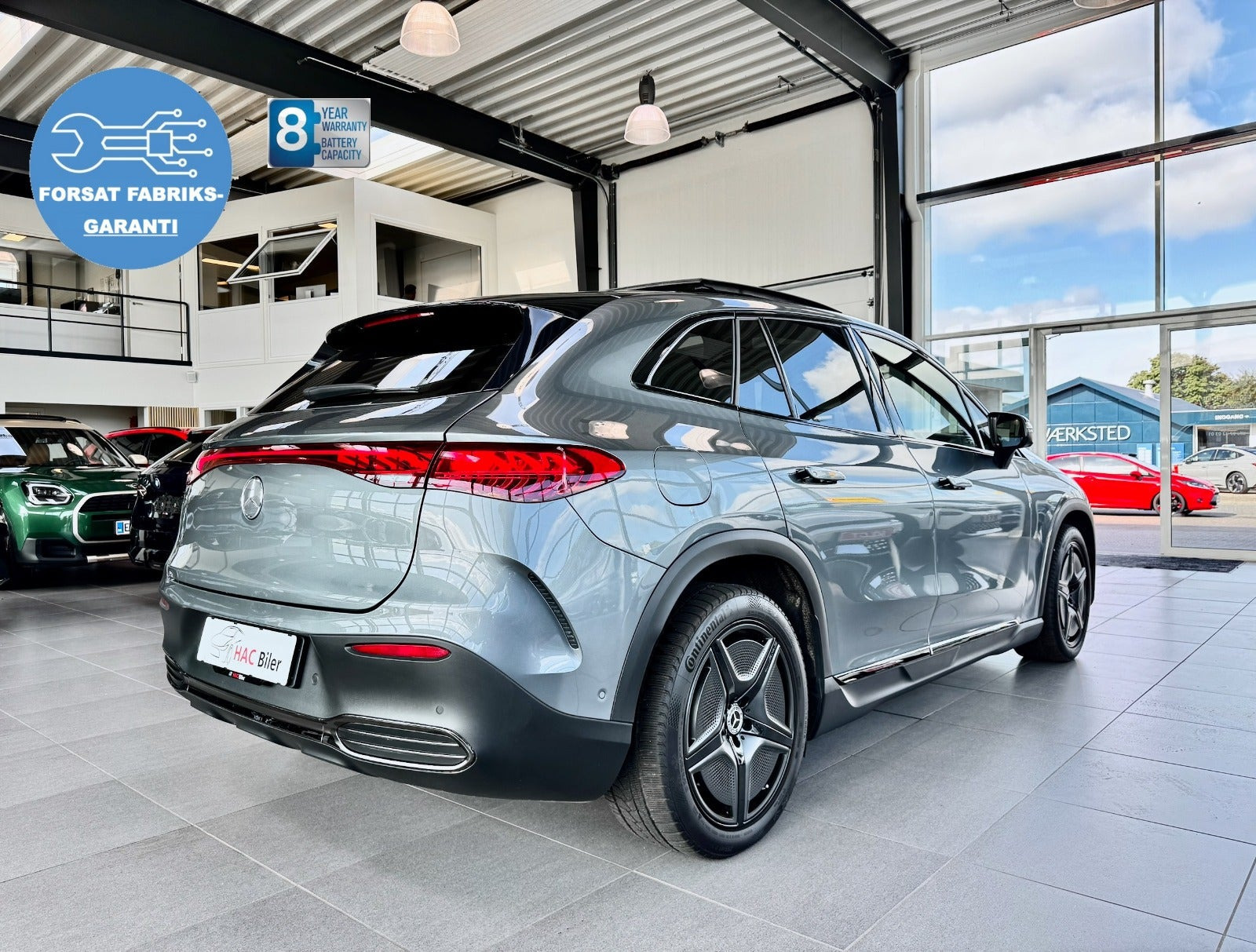 Grå Mercedes EQE350 SUV fra 2024