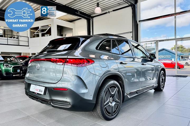 Grå Mercedes EQE350 SUV fra 2024