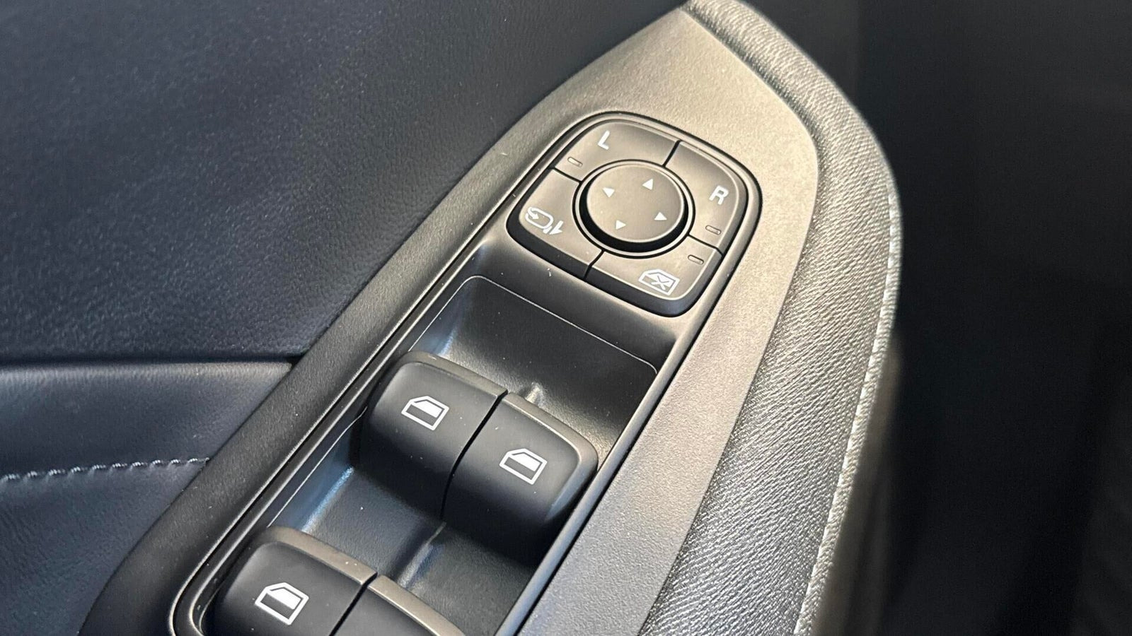 Sort MG MG5 fra 2023