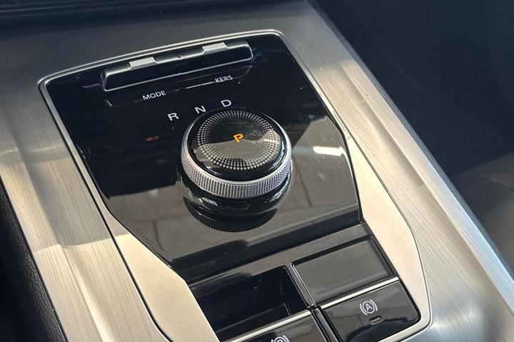 Sort MG MG5 fra 2023