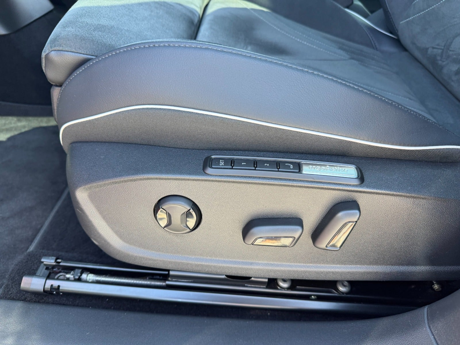 Grå VW ID.4 fra 2025