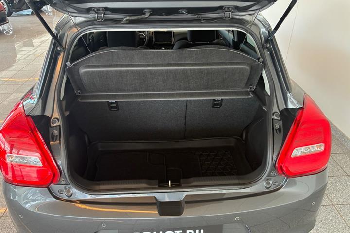 Grå Suzuki Swift fra 2020