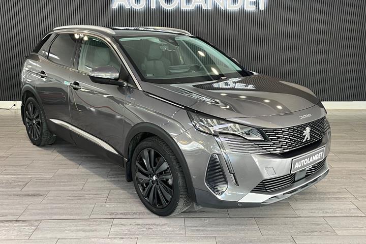 Grå Peugeot 3008 fra 2021