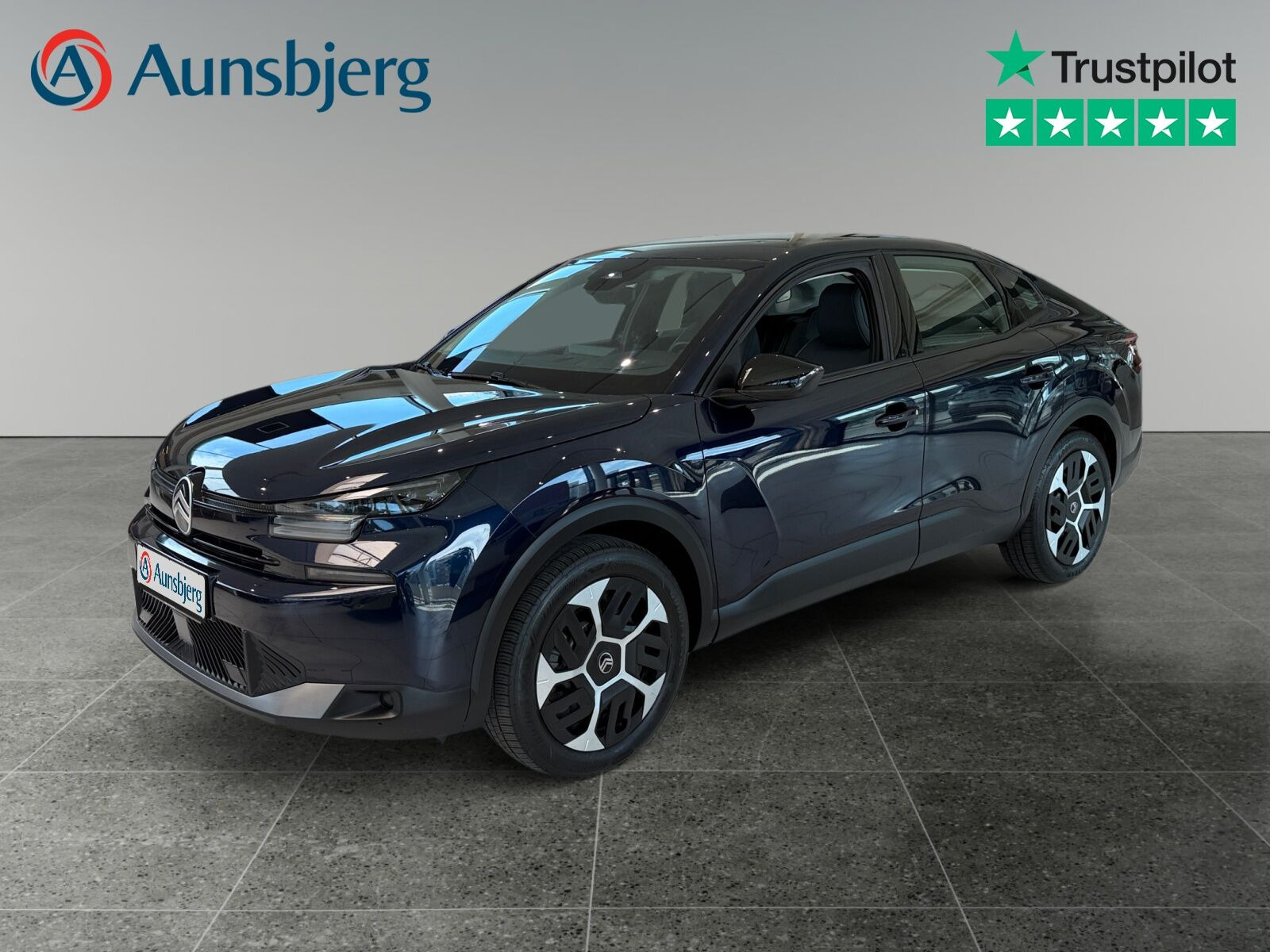 Blå Citroën ë-C4 X fra 2025 set udefra