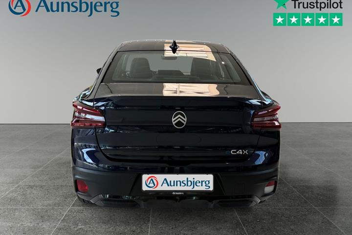 Blå Citroën ë-C4 X fra 2025