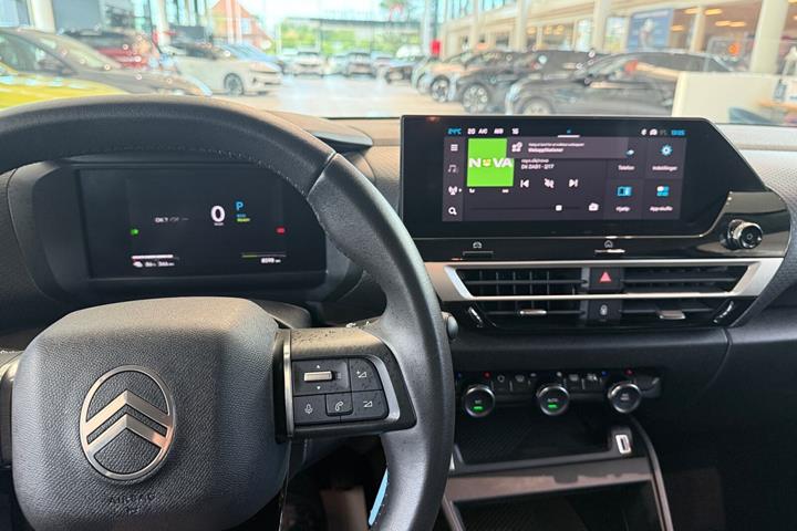 Blå Citroën ë-C4 X fra 2025