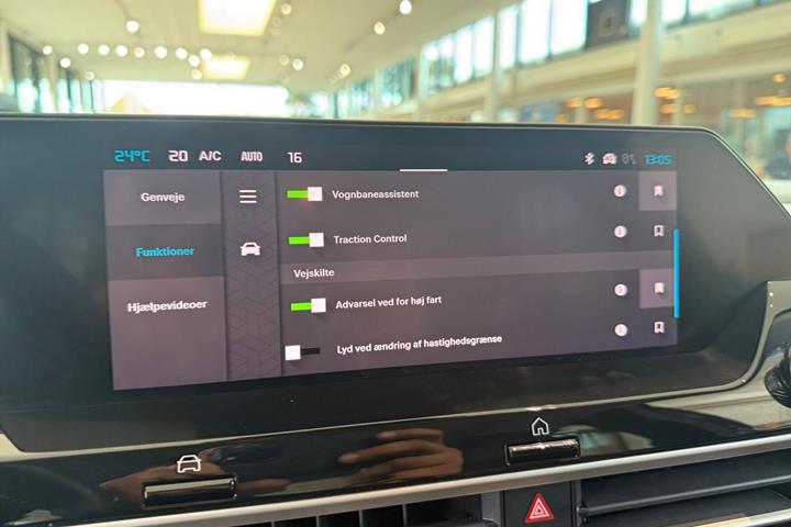 Blå Citroën ë-C4 X fra 2025