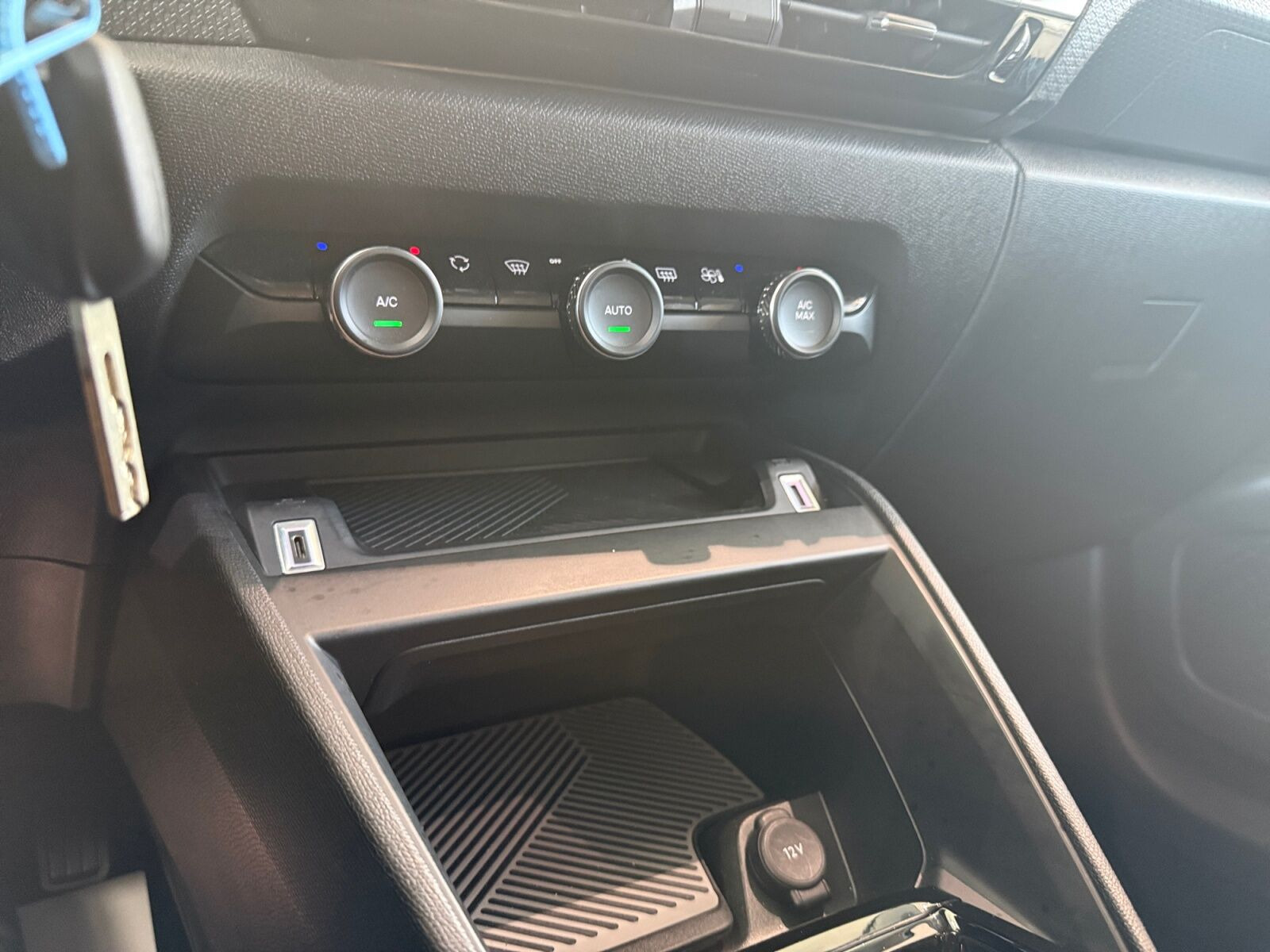 Blå Citroën ë-C4 X fra 2025