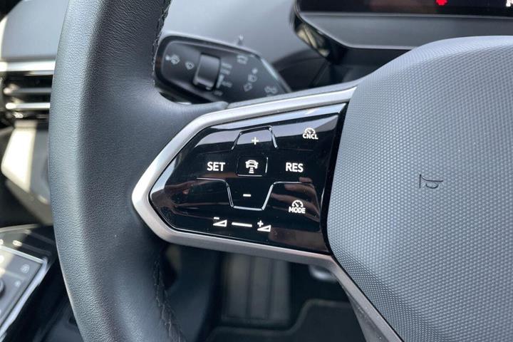 Hvid VW ID.4 fra 2025
