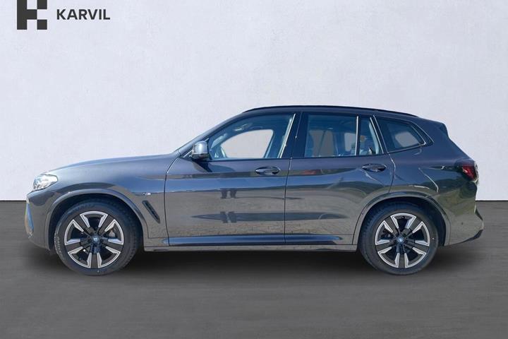 Grå BMW iX3 fra 2023