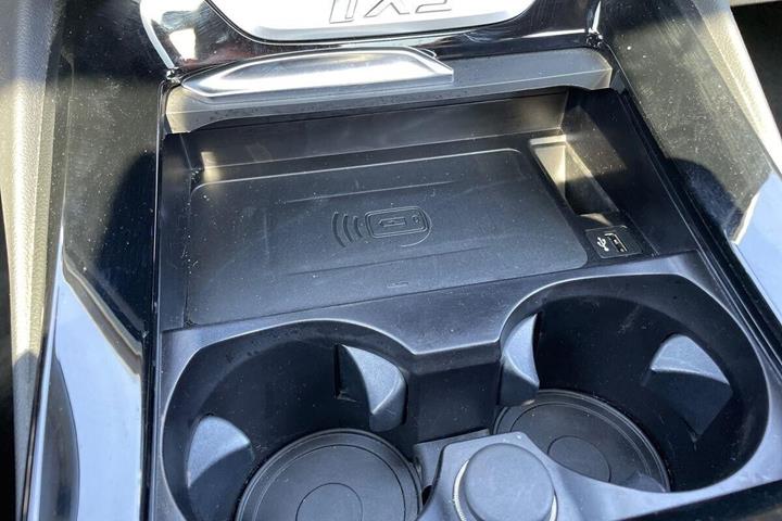 Grå BMW iX3 fra 2023