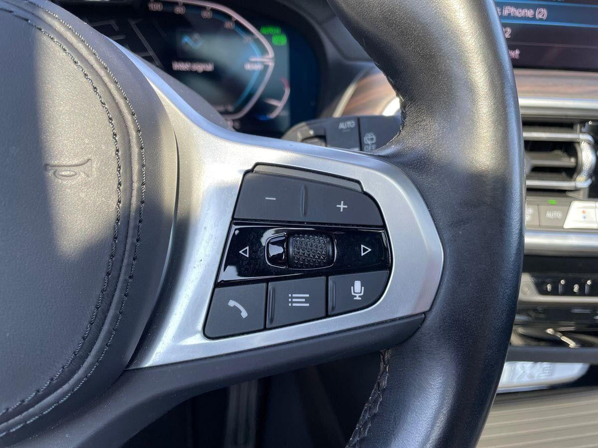 Grå BMW iX3 fra 2023