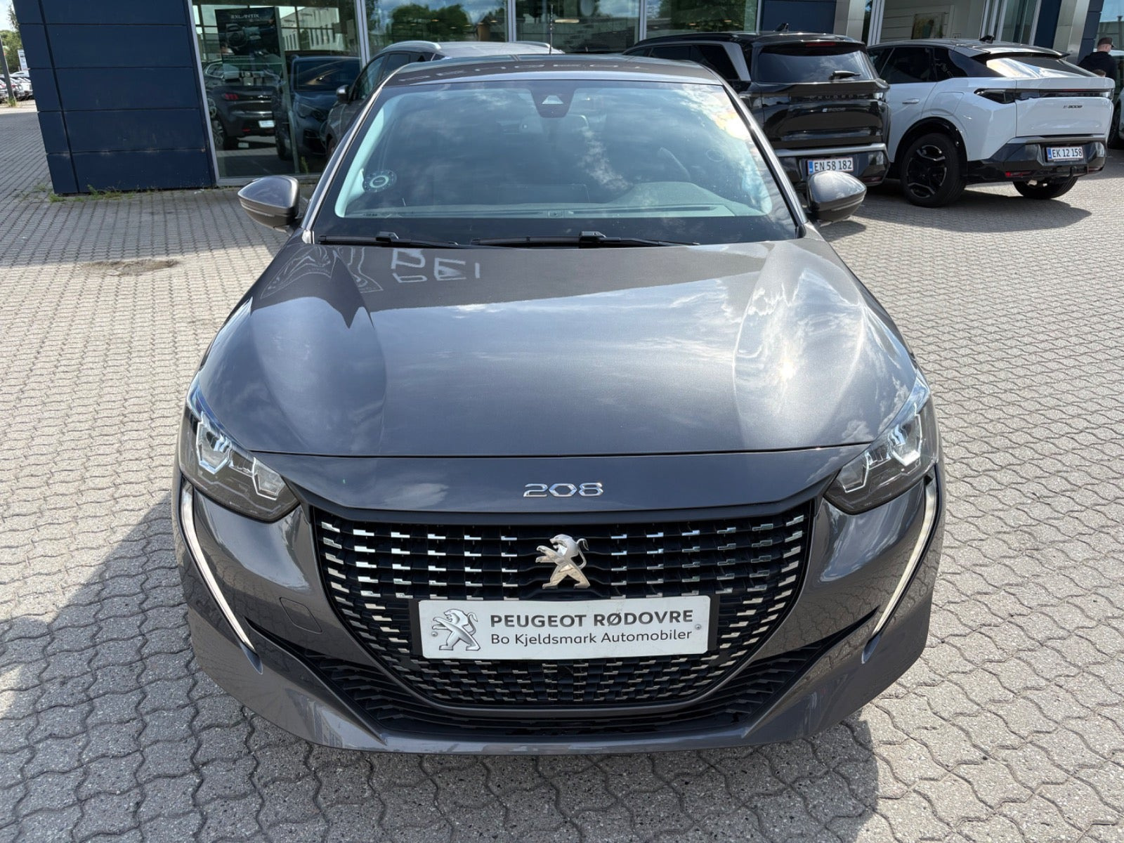 Rød Peugeot 208 fra 2021