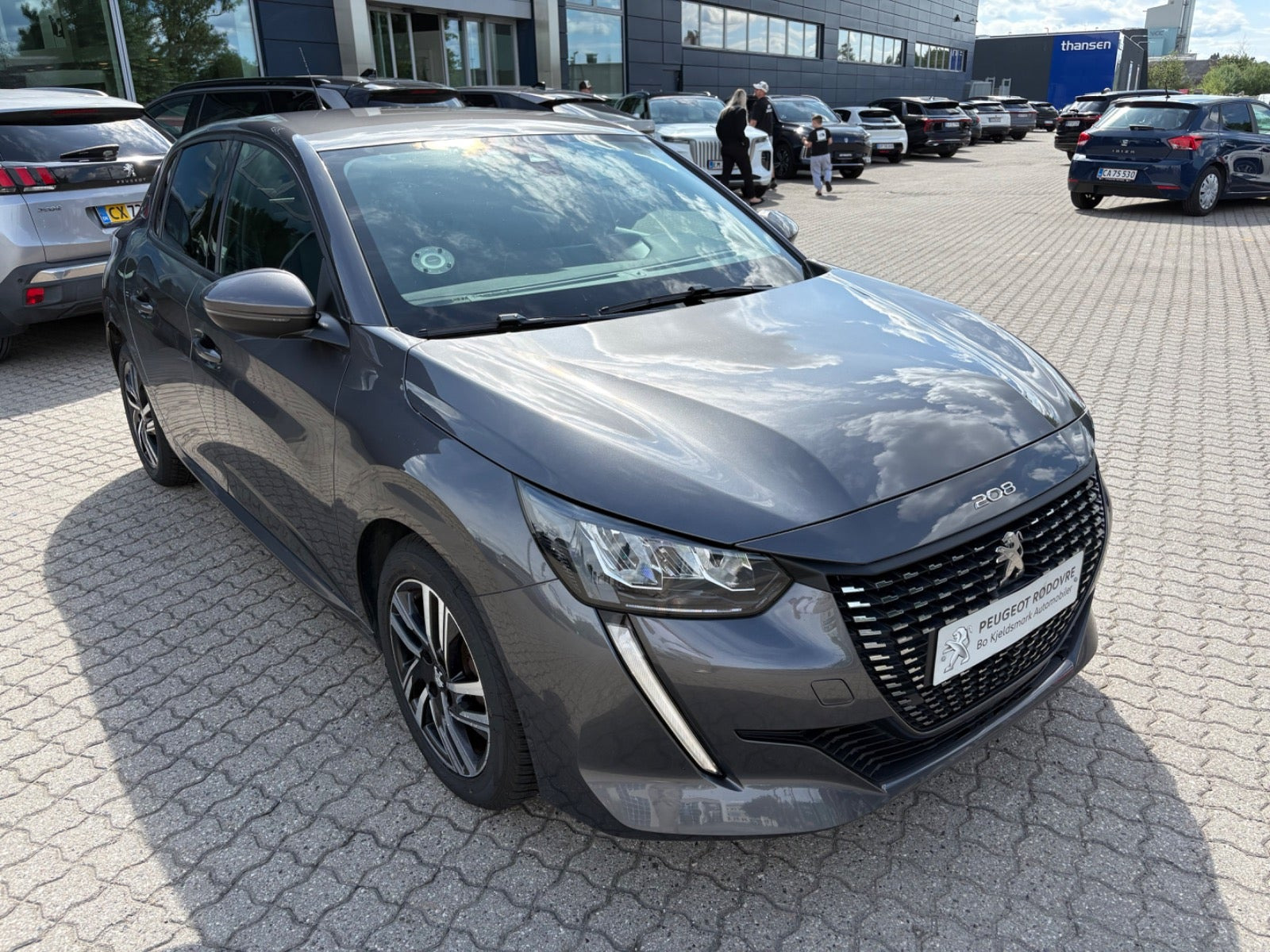 Rød Peugeot 208 fra 2021