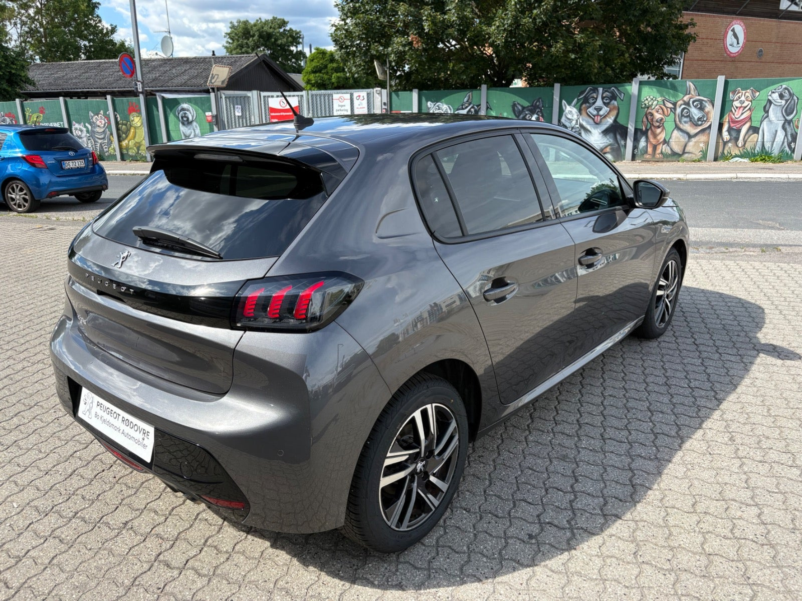 Rød Peugeot 208 fra 2021
