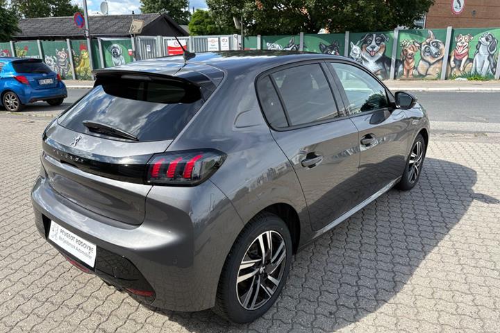 Rød Peugeot 208 fra 2021