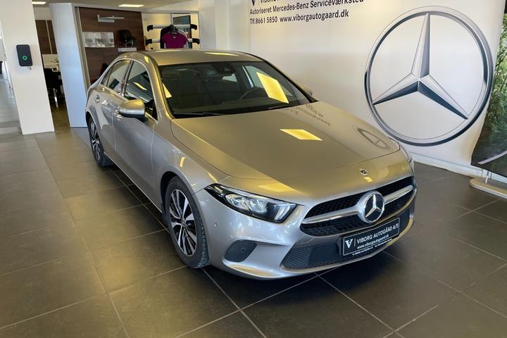 Gul Mercedes A200 d fra 2021