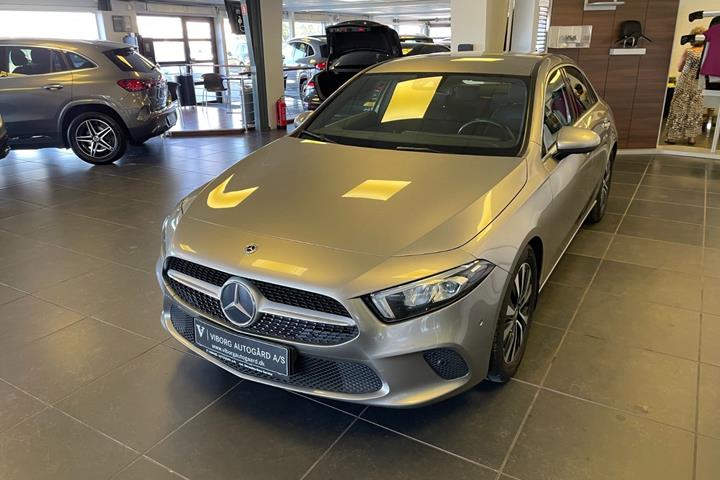 Gul Mercedes A200 d fra 2021