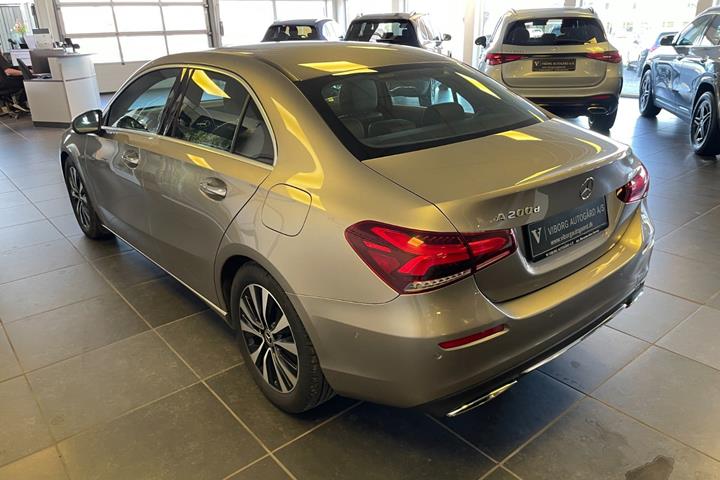 Gul Mercedes A200 d fra 2021