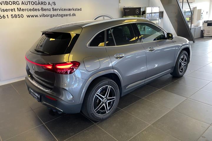 Grå Mercedes EQA250+ fra 2025